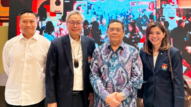Merry Riana bersama Ketum PB Percasi Utut Adianto dan jajaran